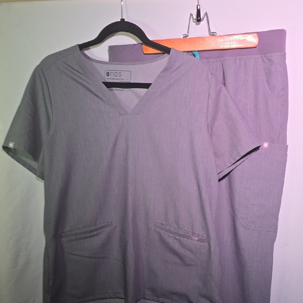 Figs Women's Classic Gray Scrub Set In Graphite